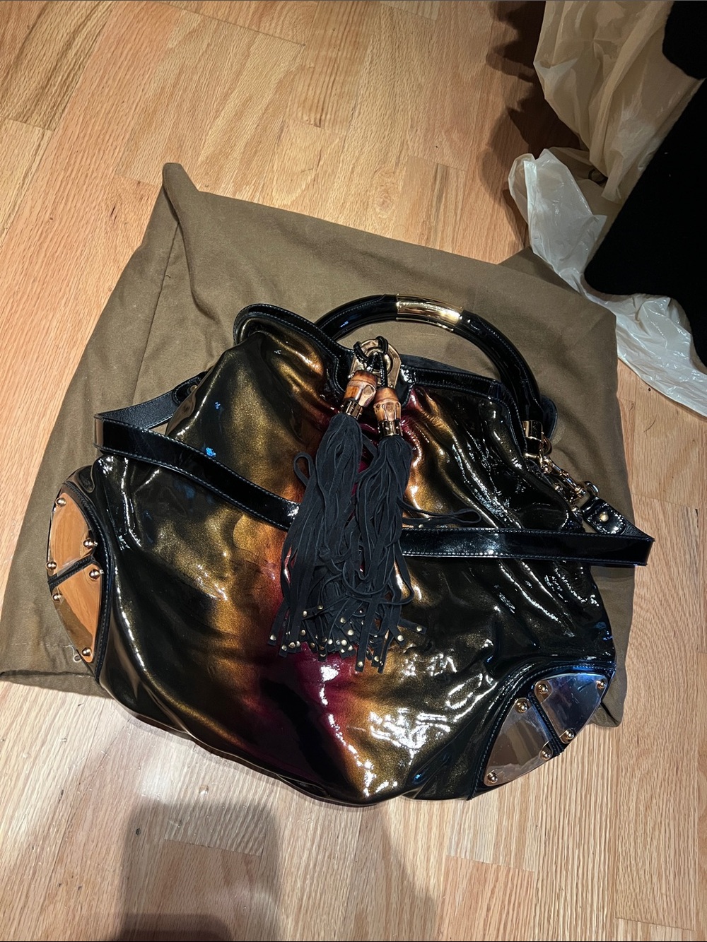 Gucci Black Patent Shoulder Bag with Tassel and Gold Hardware - Picture 2 of 16